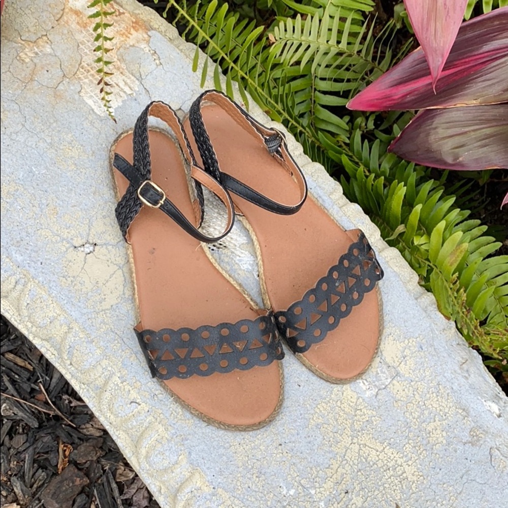 Black flat sandals